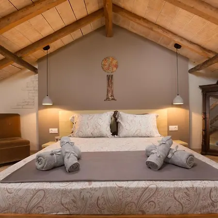 Tatil Evi Family House 1800 Chlomos