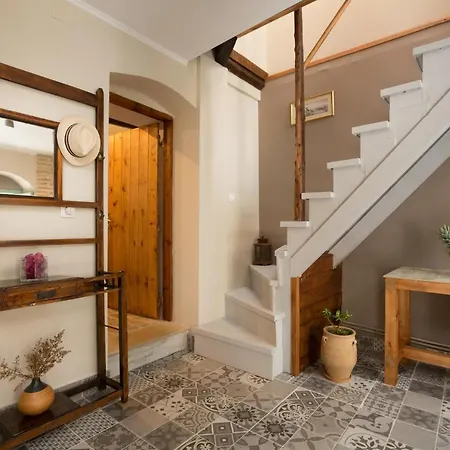 Tatil Evi Family House 1800 Chlomos